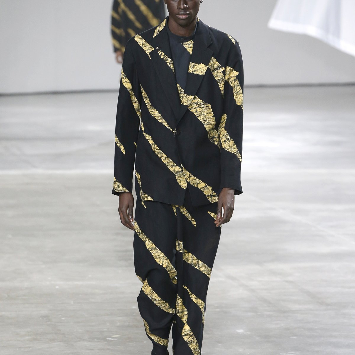 ISSEYMIYAKEMEN-2019-20aw-top-